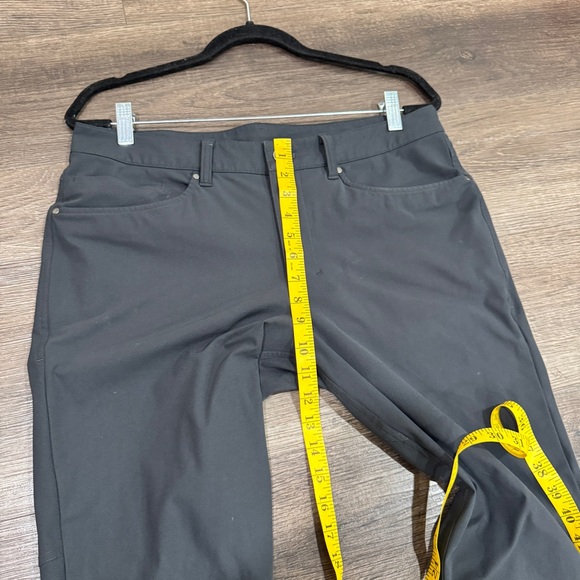 lululemon athletica Men's Dark Gray Slim pants - Picture 5 of 7